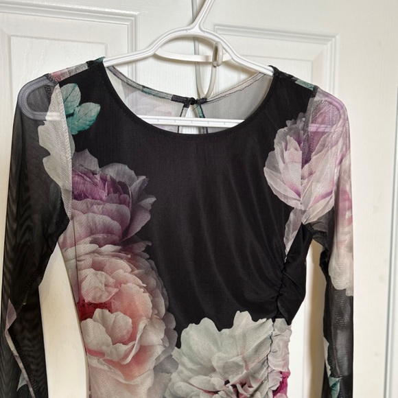 New Le Château Floral Midi Dress - Picture 3 of 5